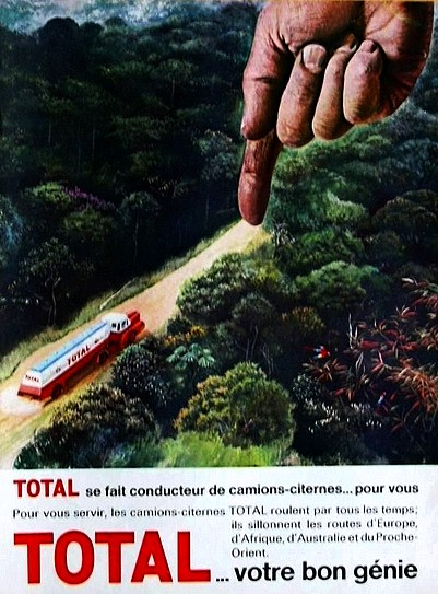 Affiche publicitaire "Total se fait conducteur de camions-citernes ... pour vous"