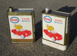 Bidons d'huile Esso années 60