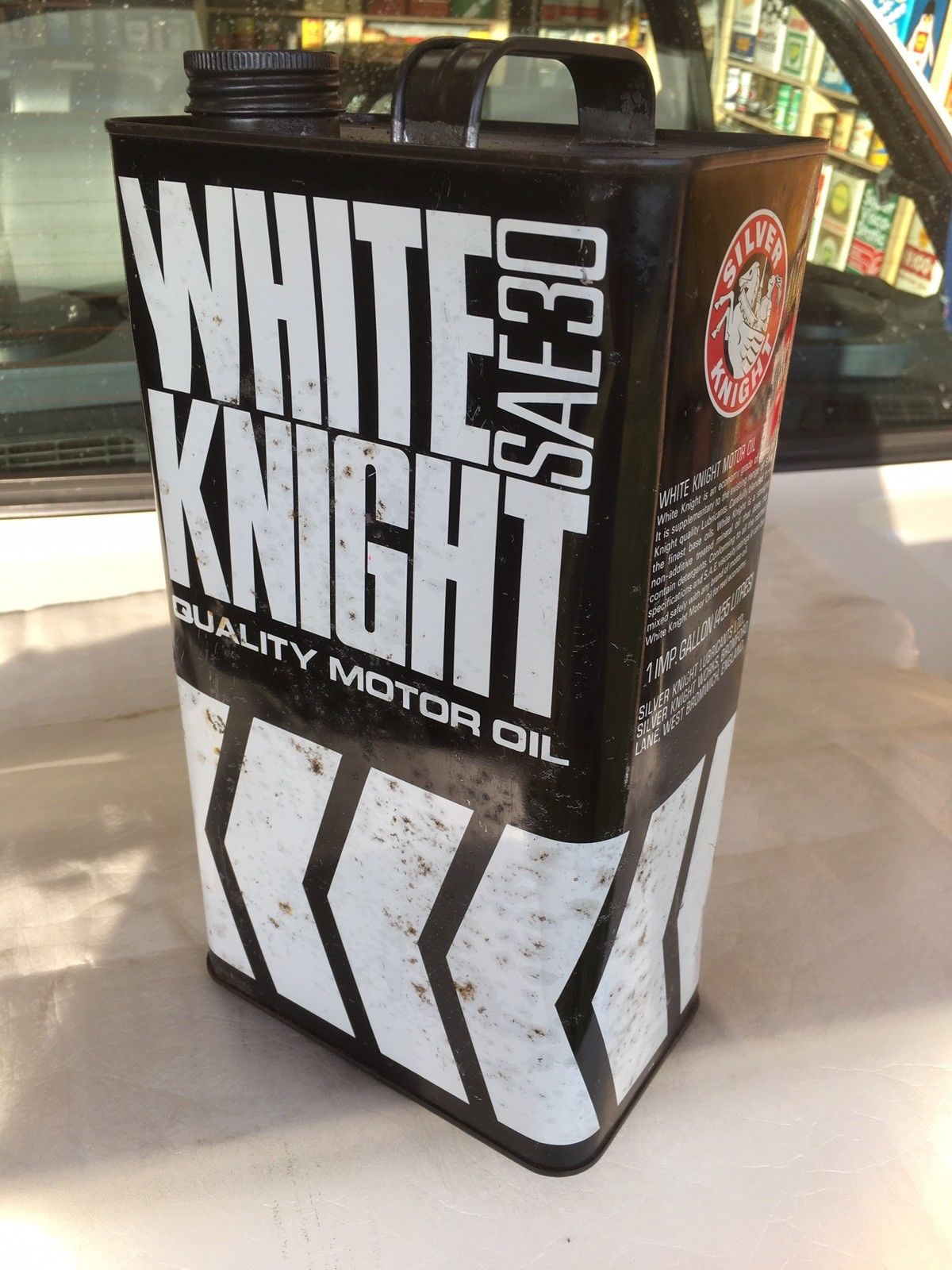 Bidon d'huile "White Knight" (chevaliers blancs)