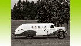 Un véhicule de marque Sohio de forme unique.