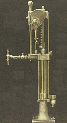 « Tokheim Dome Oil Pump » (pompe à essence en dôme)