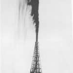 Puits de pétrole de Spindletop Hill en 1901 (© Wikipédia)