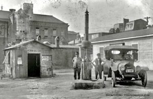 Washington, DC en 1920, station de Penn Oil Co, avec une Chief Sentry (Bowser)