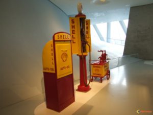 Pompe a essence datant des années 1930-1935.