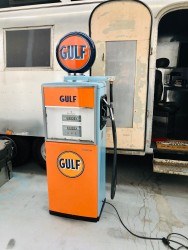 Pompe à essence Gulf Beckmeker de 1957 restaurée