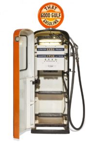 POMPE A ESSENCE BOUTILLON - GULF France, circa 1960 (flexible à droite)