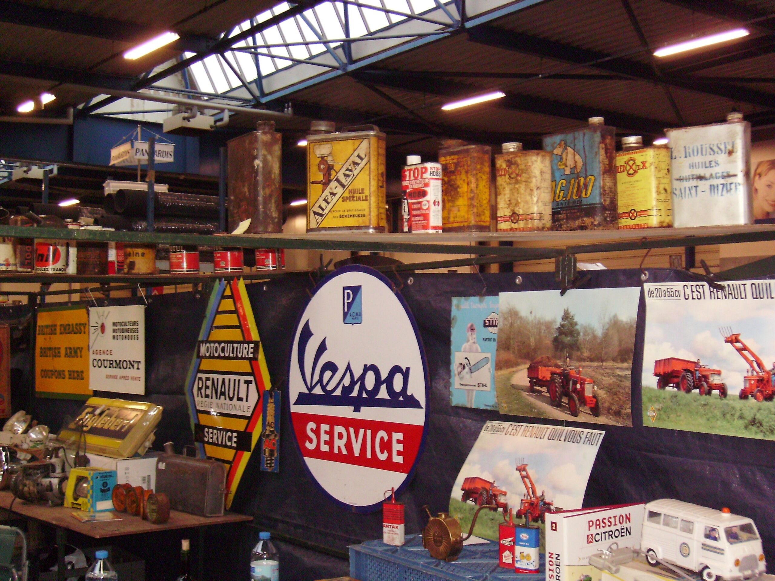 Bidons Alfa, Laval. Brocante Reims 2009
