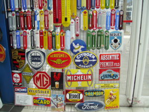 Divers plaques. Brocante Reims 2009