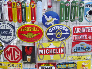 Divers plaques. Brocante Reims 2009