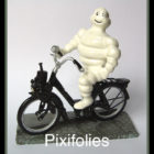 Bibendum à vélo moteur