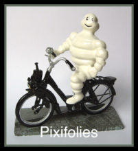 Bibendum à vélo moteur