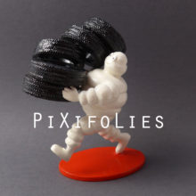 Bibendum portant une pile de pneus