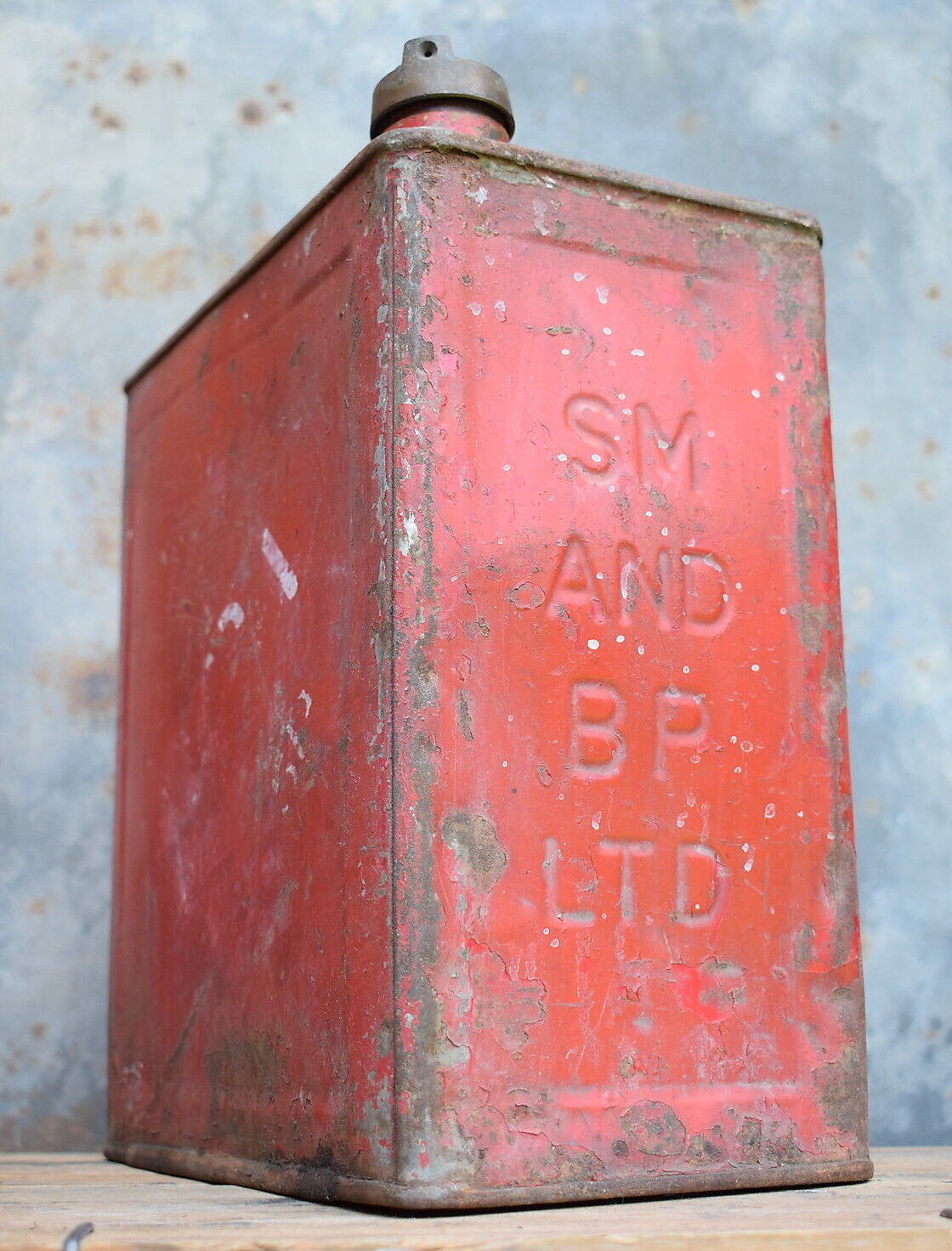 Bidon d'essence rouge Shell-Mex et British Petrol, des années 1930