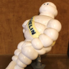 Bibendum : figurine de camion