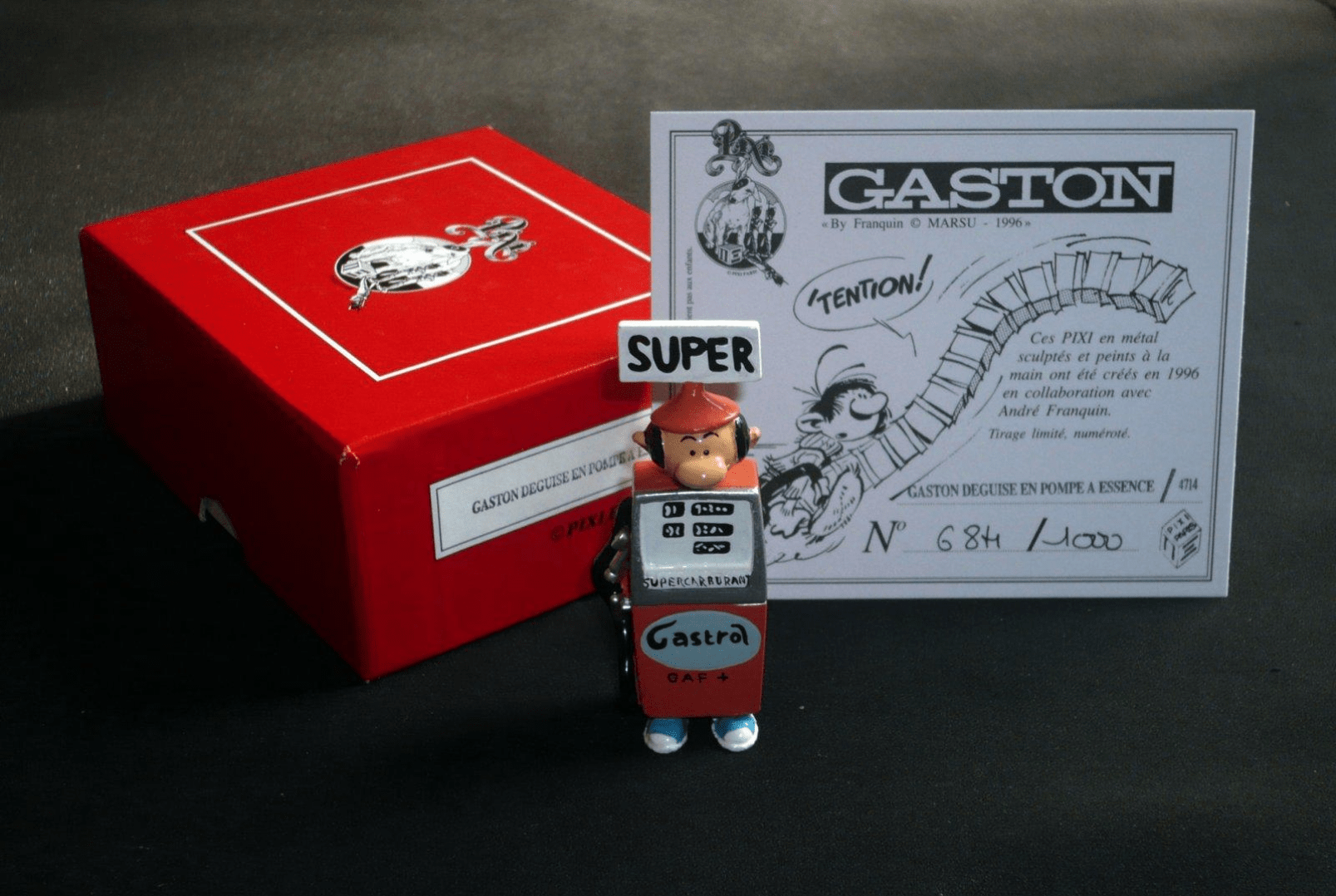 Gaston déguisé en pompe