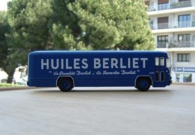 Camion atelier Huiles Berliet 1/43ème