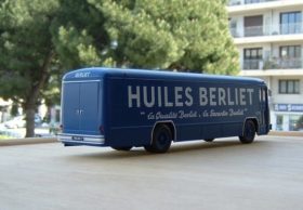 Camion atelier Huiles Berliet 1/43ème