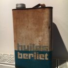 BIDON D'HUILE ANCIEN , BERLIET