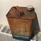 BIDON D'HUILE ANCIEN , BERLIET