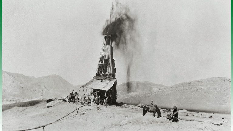 Le puits de découverte à Masjid i-Suleiman, dans le sud-ouest de la Perse, où du pétrole a été découvert en mai 1908 - la première découverte commerciale au Moyen-Orient
