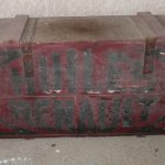 Ancienne caisse de bidons d'huile Renault