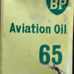 Ancien bidon d'huile BP AVIATION OIL 65
