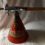 Distributeur d'huile Redex - Additif pour carburant années 50 (1/8)