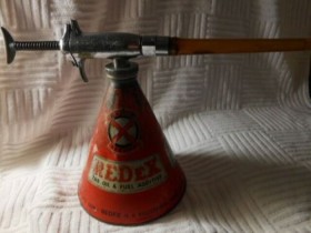 Distributeur d'huile Redex - Additif pour carburant années 50 (1/8)