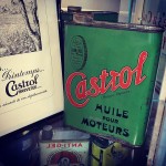 Affiche "Pâques... Printemps..." et bidon d'huile Castrol (3/4)