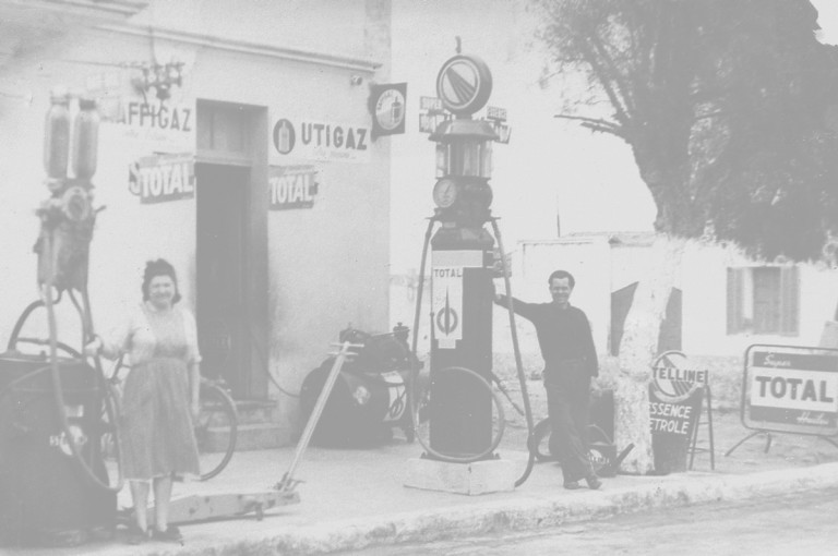 Station Total : L'atelier d'Antoine Bonilla en 1955