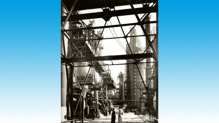 Unités d’alkylation de la raffinerie de la Sinclair Oil Corporation, aillant permis de produire de l’essence avec un indice d'octane de 100