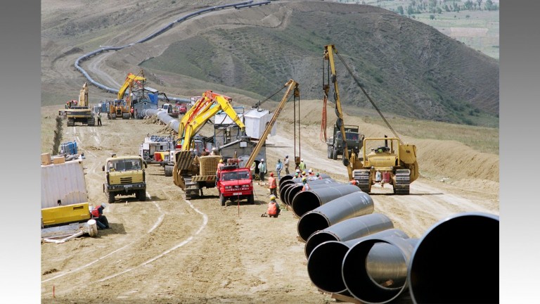 Activité autour de la construction du pipeline à l'est du projet de pipeline BTC d'Akhaltsikhe, Géorgie, 2004