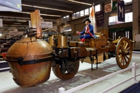 Fardier de Cugnot (Rétromobile 2011)