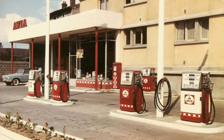 Arrière-plan station Avia