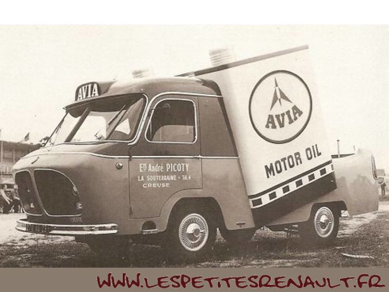 Véhicule publicitaire réalisé par Le Bastard pour AVIA