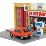 FASCICULE 31 + DIORAMA LE POMPISTE + PEUGEOT 104 BERLINE