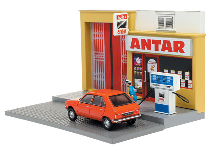 FASCICULE 31 + DIORAMA LE POMPISTE + PEUGEOT 104 BERLINE