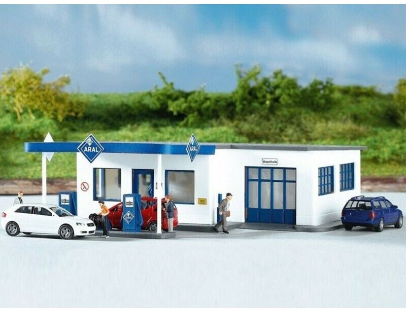 Station-service Aral avec station de lavage - HO 1/87