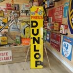 Plaque émaillée Dunlop « PNEUS DUNLOP » (© rouleetvintage.net) (1/7)