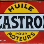 Ancienne plaque émaillée « CASTROL Huile Pour Moteurs » (© ebay.fr)