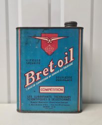 Bidon d'huile Bret-oil "compétition" (© passion-automobilia.com)