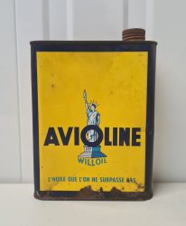 Bidon d'huile Avioline version jaune (© passion-automobilia.com)