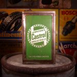 Bidon d'huile Castrol des années 1940 (© garageduvintage.com)