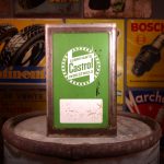 Bidon d'huile Castrol des années 1940 (© garageduvintage.com)