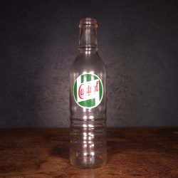 Bouteille d’huile moteur Castrol des années 1930 (© garageduvintage.com)