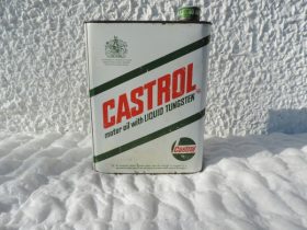 Bidon d'huile Castrol « motor oil with LIQUID TUNGSTEN » (© rouleetvintage.net)