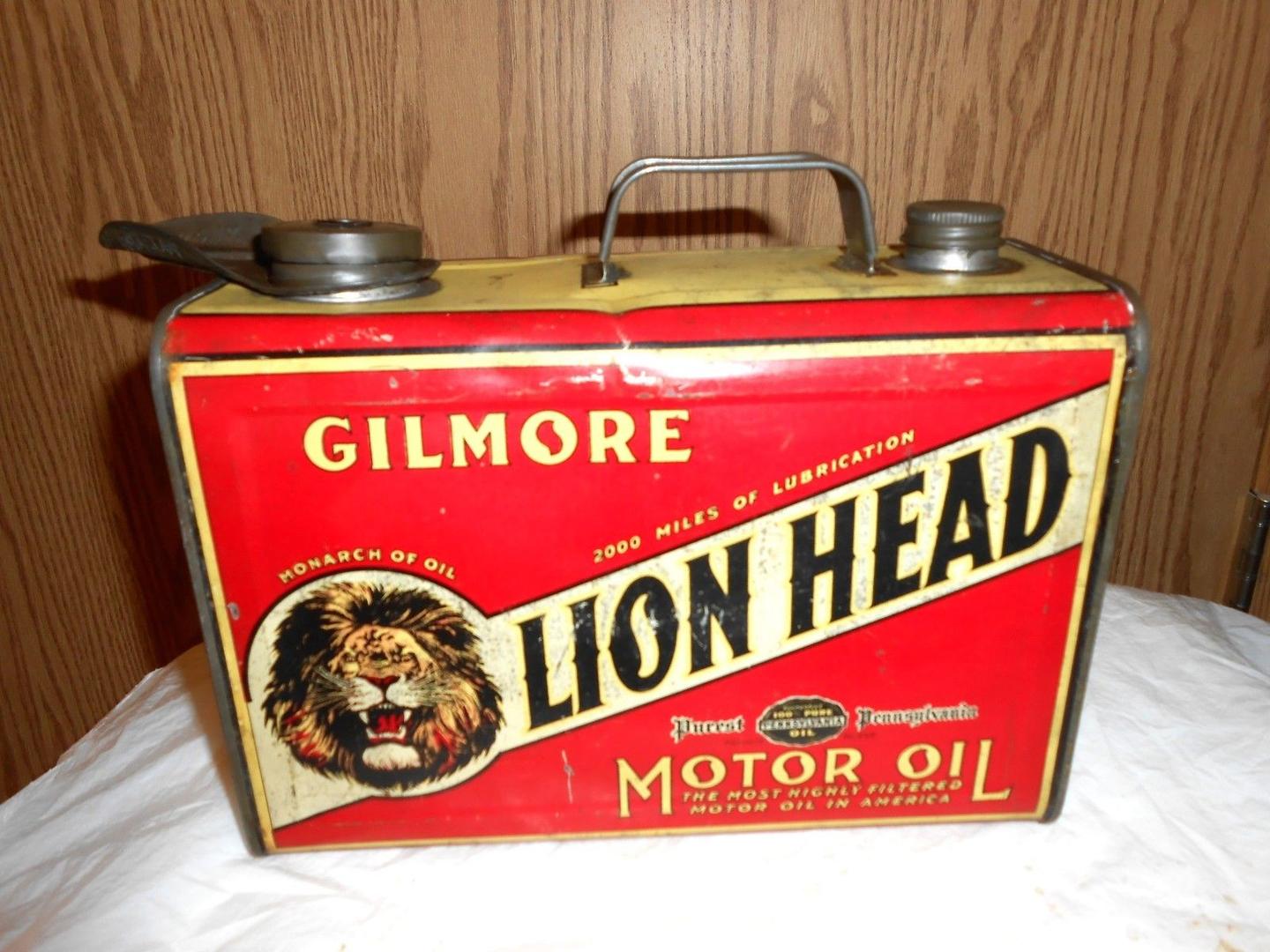 Bidon d'huile moteur Gilmore Lion Head vintage, 1 gallon, (© worthpoint.com)