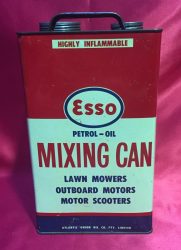 Bidon ESSO 4 litres 2 temps (© pinterest.fr)