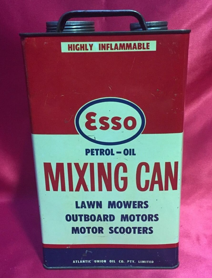 Bidon ESSO 4 litres 2 temps (© pinterest.fr)