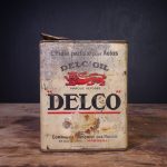 Bidon d'huile Delco des années 1930 (© garageduvintage.com)